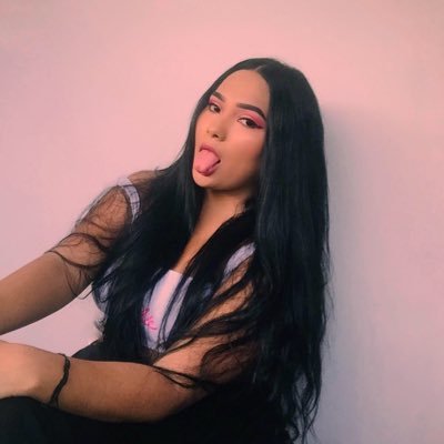 Profile Picture of Daniela Rios Vanegas (@danielarios_22) on Twitter