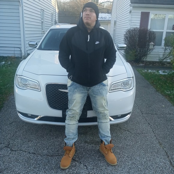 Profile Picture of Michael Spraggins (@mspraggins1202) on Poshmark