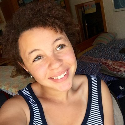 Profile Picture of Alice Dwyer (@vintagejacket) on Twitter