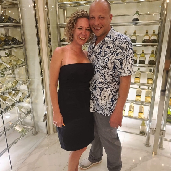 Profile Picture of Brooke Leker (@brookeleker) on Poshmark