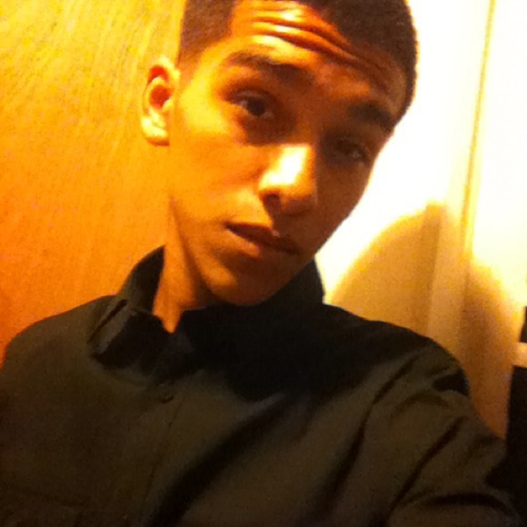 Profile Picture of Moises Braunstein (@mozez33) on Poshmark