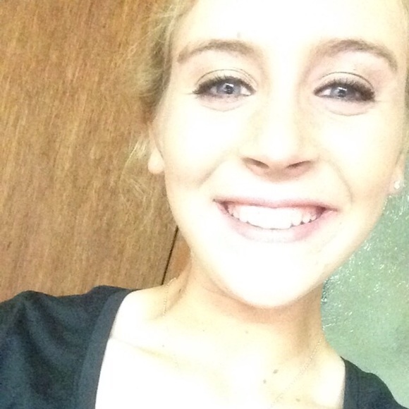 Profile Picture of Katie Kastning (@katiedid189) on Poshmark