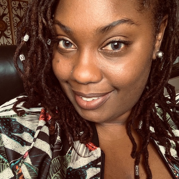 Profile Picture of Erika Stevenson (@purpleone871) on Poshmark