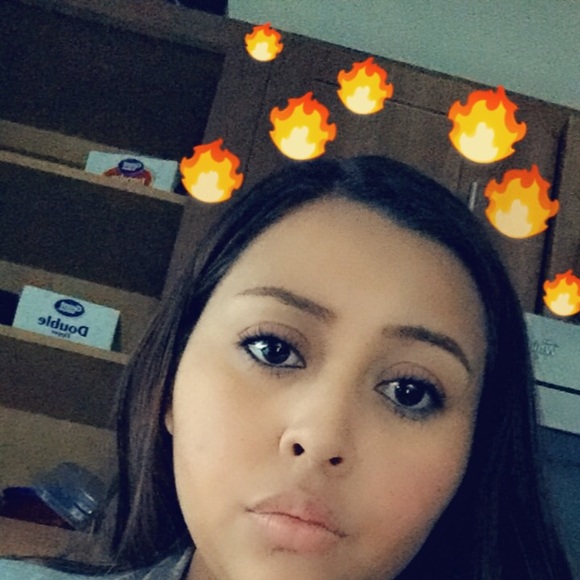 Profile Picture of Mariana Jimenez (@ladymaaay_) on Poshmark