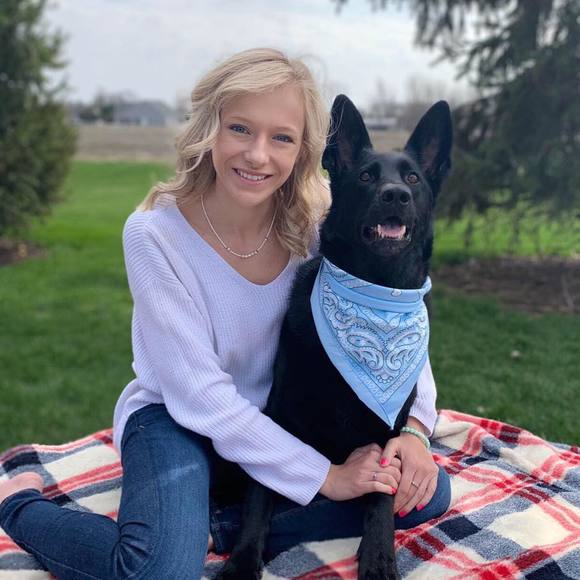 Profile Picture of Heather Watson (@heather8watson) on Poshmark