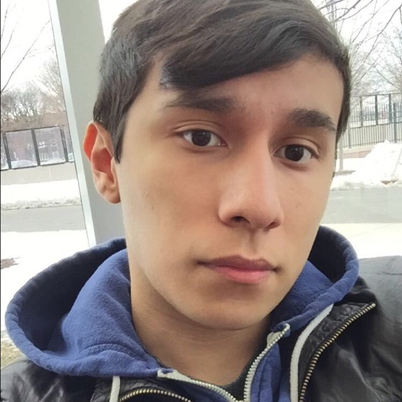 Profile Picture of Peter Lopez (@peterlopez) on Poshmark