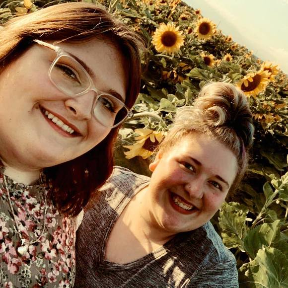 Cammie Ressegger - Poshmark Profile Picture of Cammie Ressegger (@c_ressegger) on Poshmark