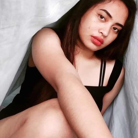Profile Picture of Kring krizzyl claire Duterte (@krizelyaaah) on Poshmark