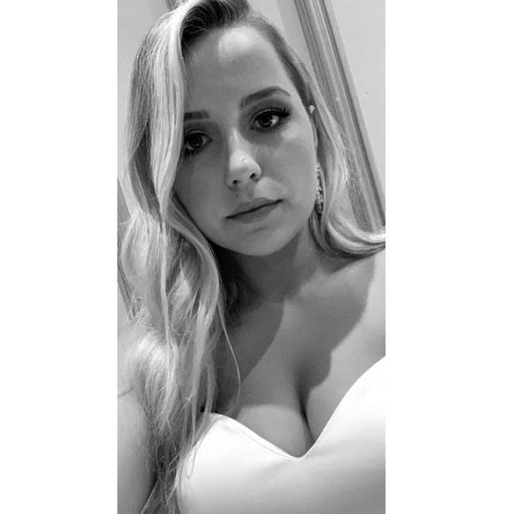 Profile Picture of Olga Roginski (@ooczaplicki) on Poshmark