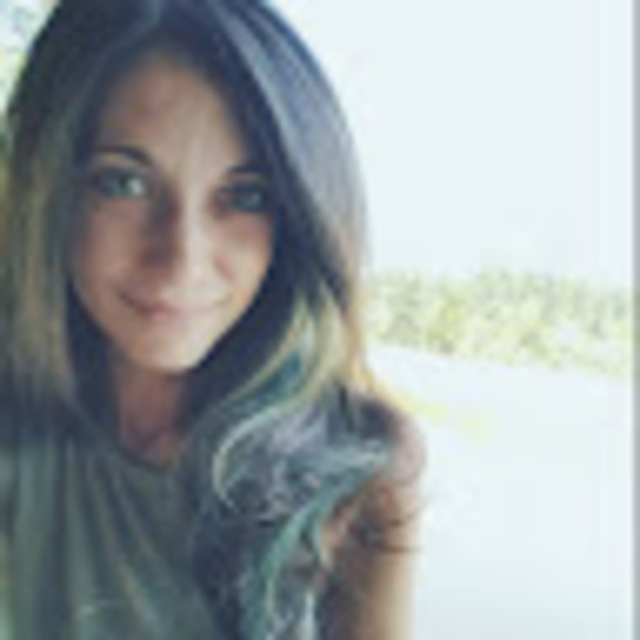 Profile Picture of Christa Chasteen (@chasteenchrista) on Poshmark