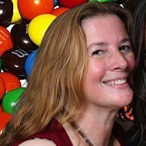 Profile Picture of Michelle Joy Lander (@MichelleJLander) on Twitter