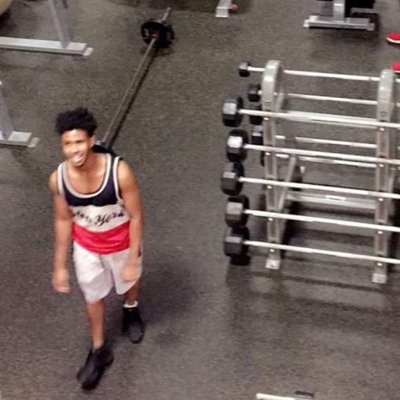 Idle Dagane - Poshmark Profile Picture of Idle Dagane (@idle_2017) on Poshmark