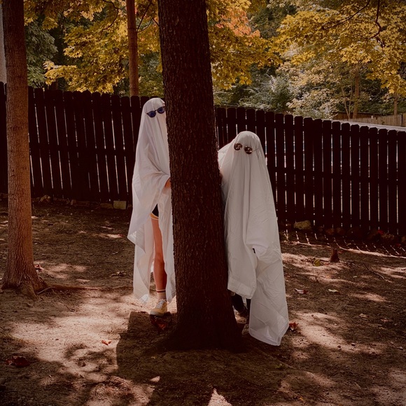 Profile Picture of Alexa Hutcheson (@alexahutch) on Poshmark