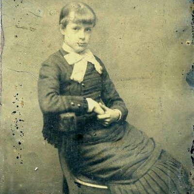 Profile Picture of Clare Miles (@AlteredMoments) on Twitter