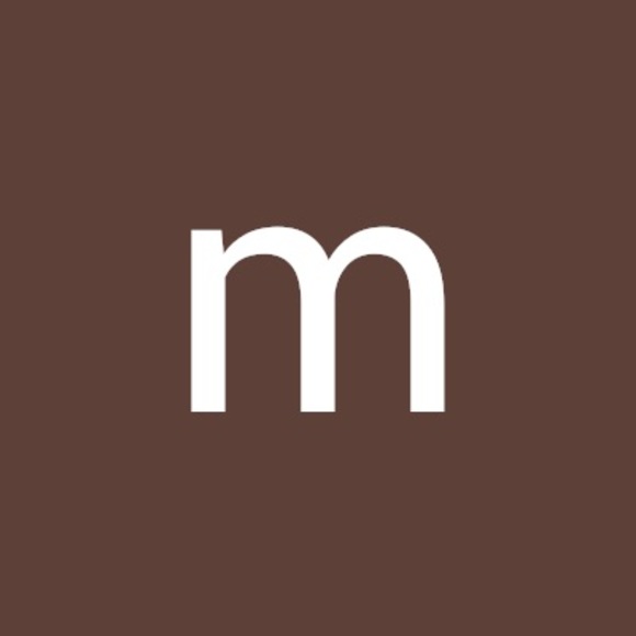 Profile Picture of Mia Luman (@mialuman26) on Poshmark