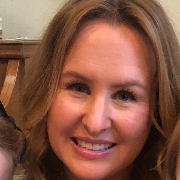 Profile Picture of Kristen Macnaughton (@kristenmacnaugh) on Poshmark