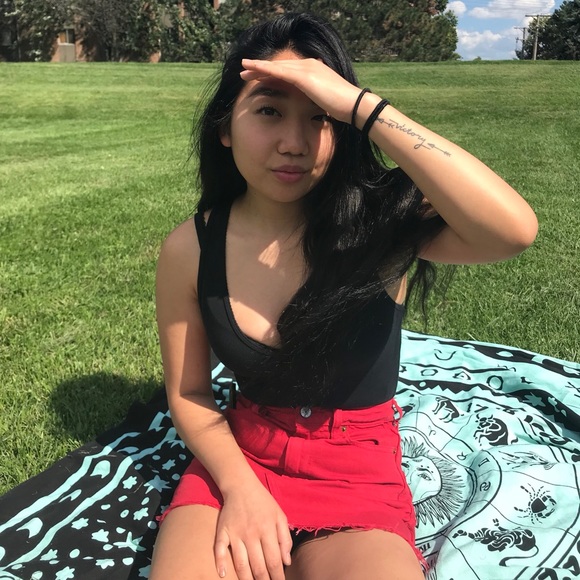 Profile Picture of Brenda Iris auriella (@irisauriellaa) on Poshmark