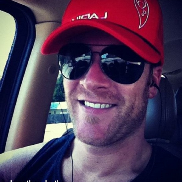 Profile Picture of Jonathan Luthren (@luthrenj) on Poshmark