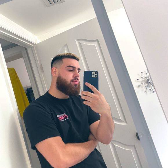Profile Picture of Julian Prieto (@julianprieto98) on Poshmark