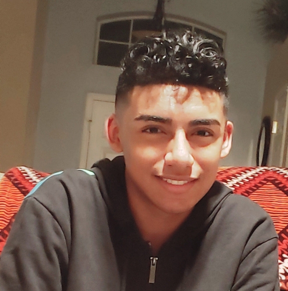 Profile Picture of Silvia Velasquez (@silviavelasq173) on Poshmark