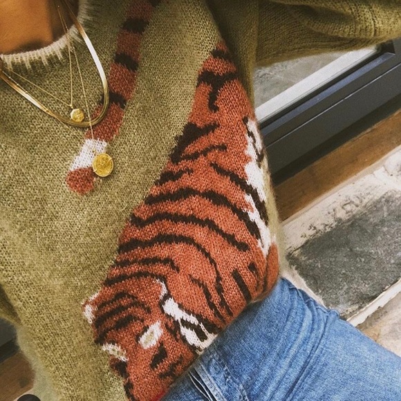 Profile Picture of Alexandra Moorhead (@shop_alzy_m) on Poshmark