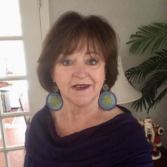 Profile Picture of Nancy Whitfield (@nancywhitfield) on Poshmark