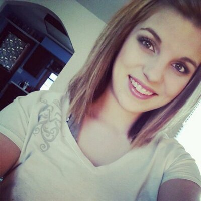 Profile Picture of Ariel Meredith (@arielsmiles72) on Twitter