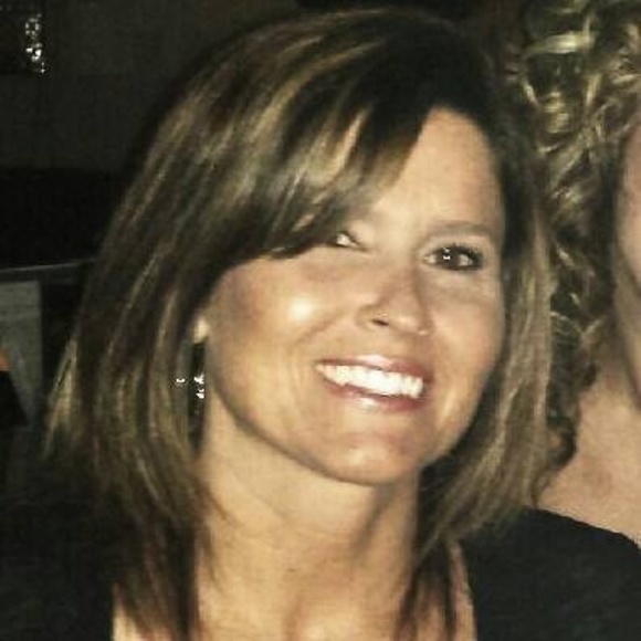 Profile Picture of Pauline Tustin (@tustinpl) on Poshmark