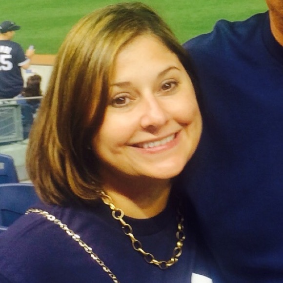 Profile Picture of Angela Arredondo (@abgarcia70) on Poshmark