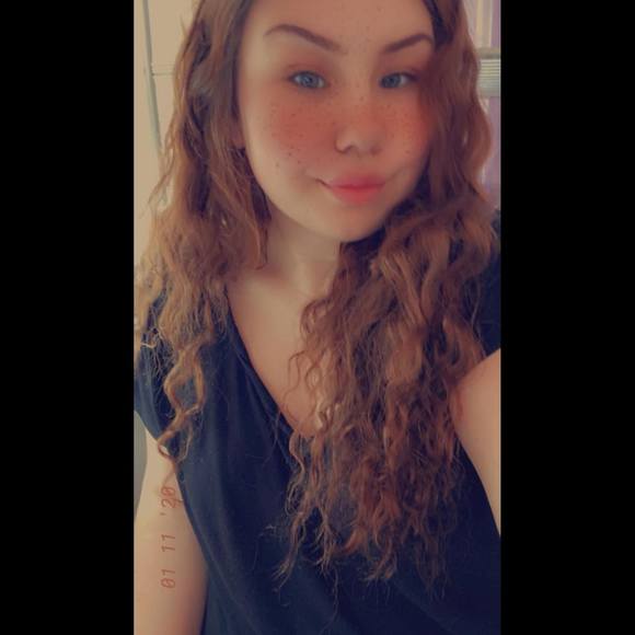 Profile Picture of Alexa Rose (@alexarose13) on Poshmark