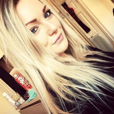 Profile Picture of Lindsay // (@ThatFashionEd) on Twitter