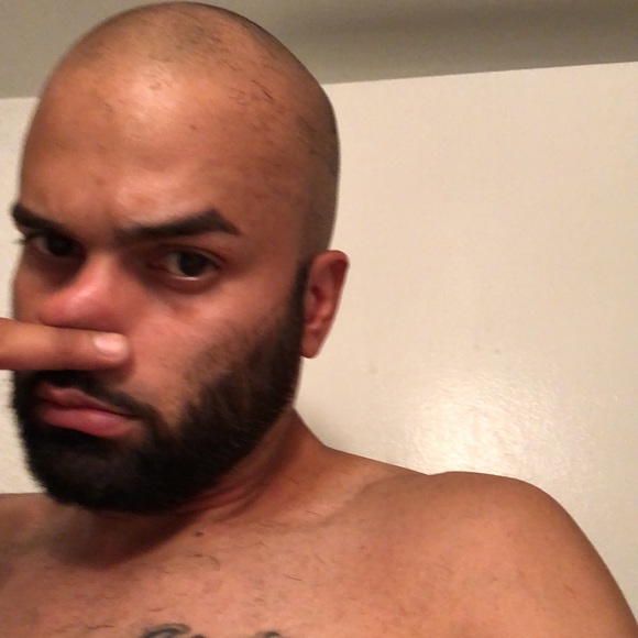 Profile Picture of Wilfredo Robles (@wilo787) on Poshmark