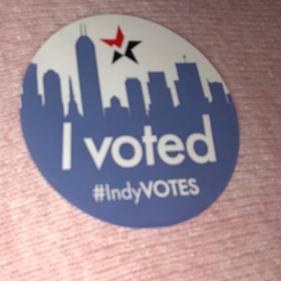 Profile Picture of Shannon Rezek (@rezek) on Poshmark