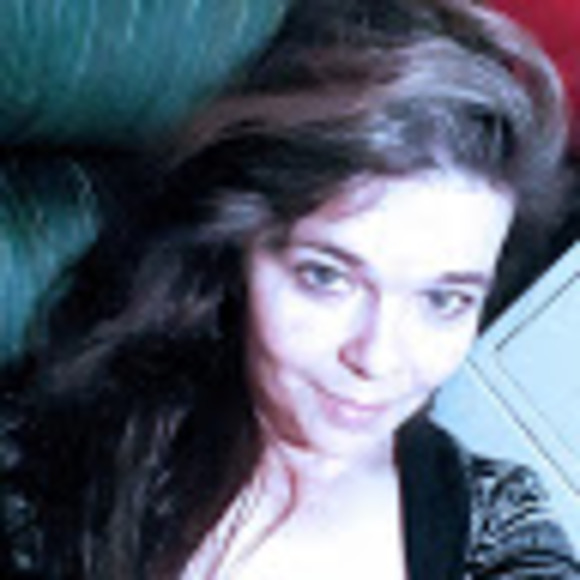 Profile Picture of Melody Harper (@mharp633) on Poshmark