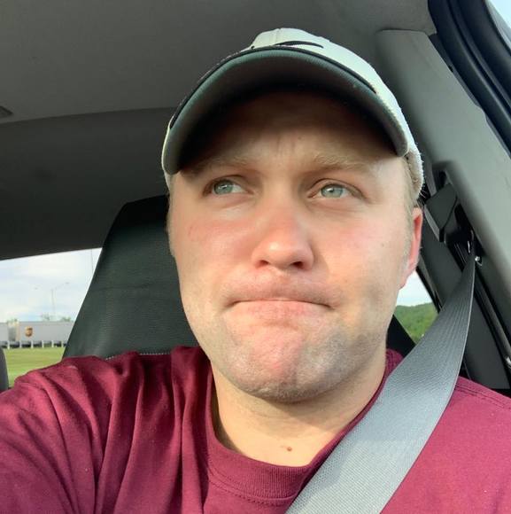 Profile Picture of Zach Luben (@zluben) on Poshmark