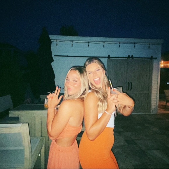 Profile Picture of Jillian Adubato (@jillian_adubato) on Poshmark