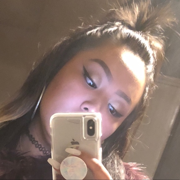 Profile Picture of Soe Htay (@shtay1992) on Poshmark