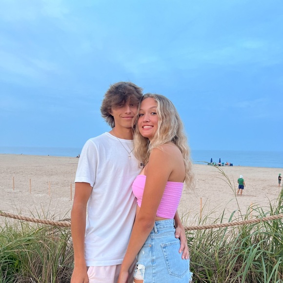 Profile Picture of Ava Wolfe (@avawolfe06) on Poshmark