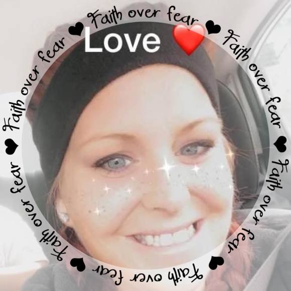 Profile Picture of Kristin Croney (@croney13) on Poshmark