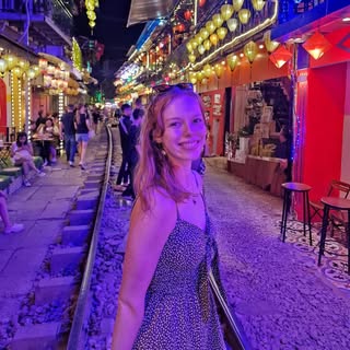 Profile Picture of Laurine 👩🏼‍⚕️🌹🏝 (@laurineperry) on Instagram