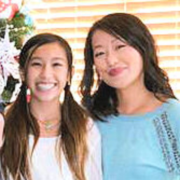 Profile Picture of Kua Klassen (@kuakla) on Poshmark