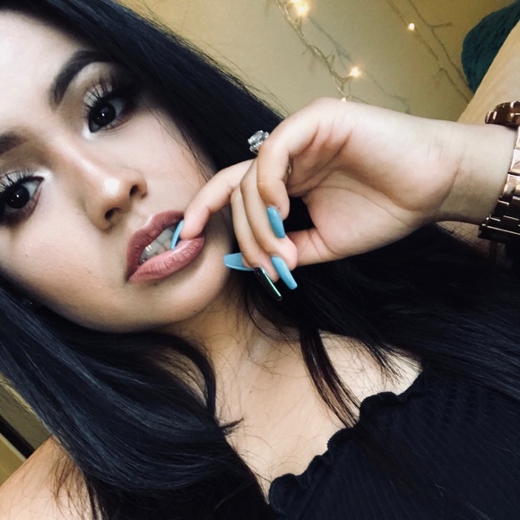 Profile Picture of Kim Moreno (@mk597) on Poshmark