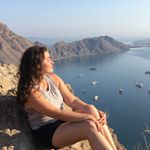 Profile Picture of Rachel Isabella (@rachelroamsearth) on Instagram