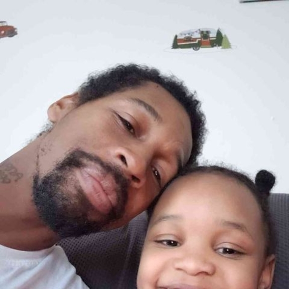 Profile Picture of Robert Minor (@robbraw914) on Poshmark