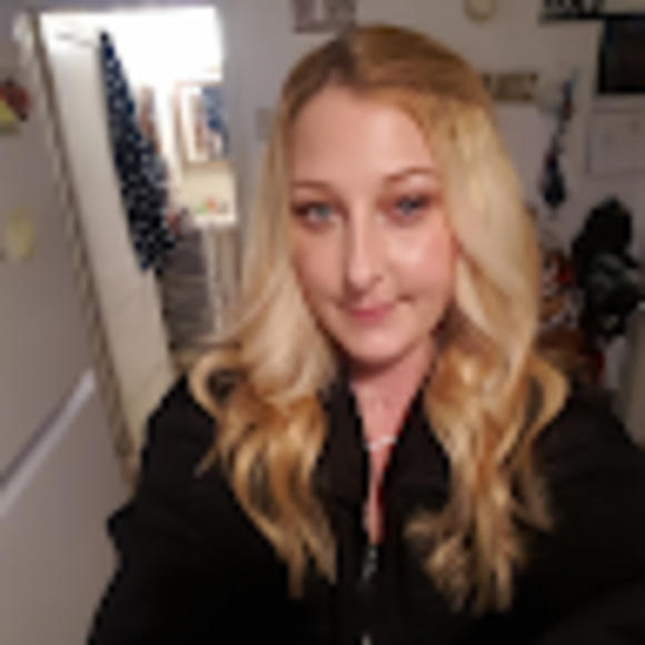 Profile Picture of Kim Neifert (@kneifert429) on Poshmark