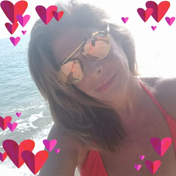 Profile Picture of Janice Sussman (@janices185) on Poshmark