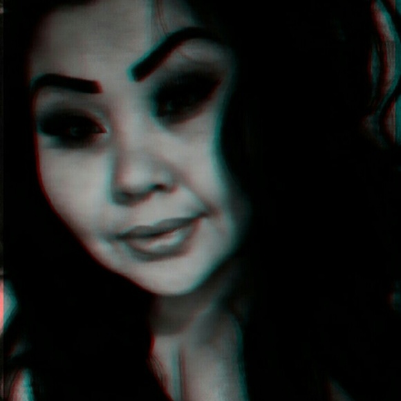 Profile Picture of Amber Talamantes (@forevermine1313) on Poshmark
