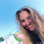 Profile Picture of Hilary 🌹 Holtrop (@hil_is_a_penguin) on Instagram