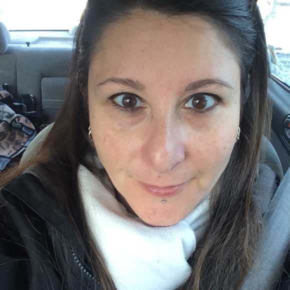 Profile Picture of Loretta Jones (@laj75) on Poshmark