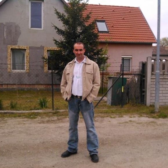 Profile Picture of Csaba Takács (@csaba_t) on Poshmark